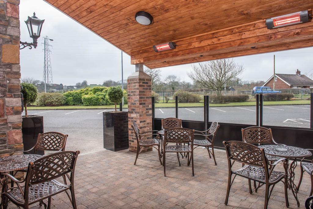 Corr'S Corner Hotel Newtownabbey Exteriör bild